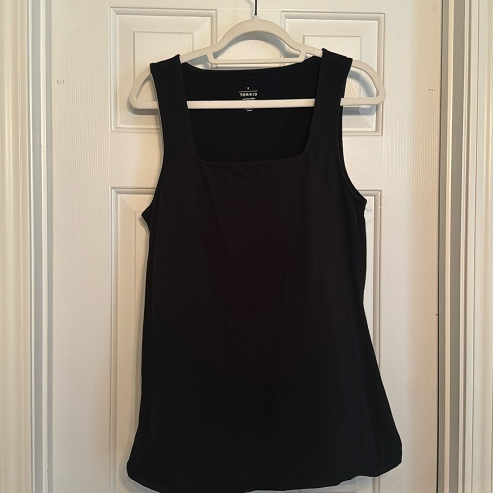 Torrid Tank Top ⚫️